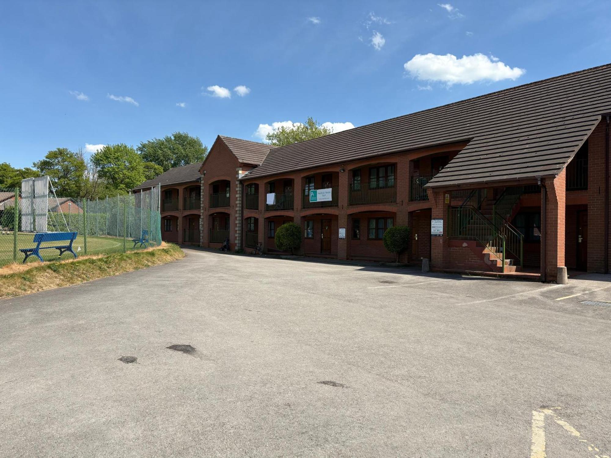 Tollgate Hotel & Leisure Stoke-on-Trent Exterior foto