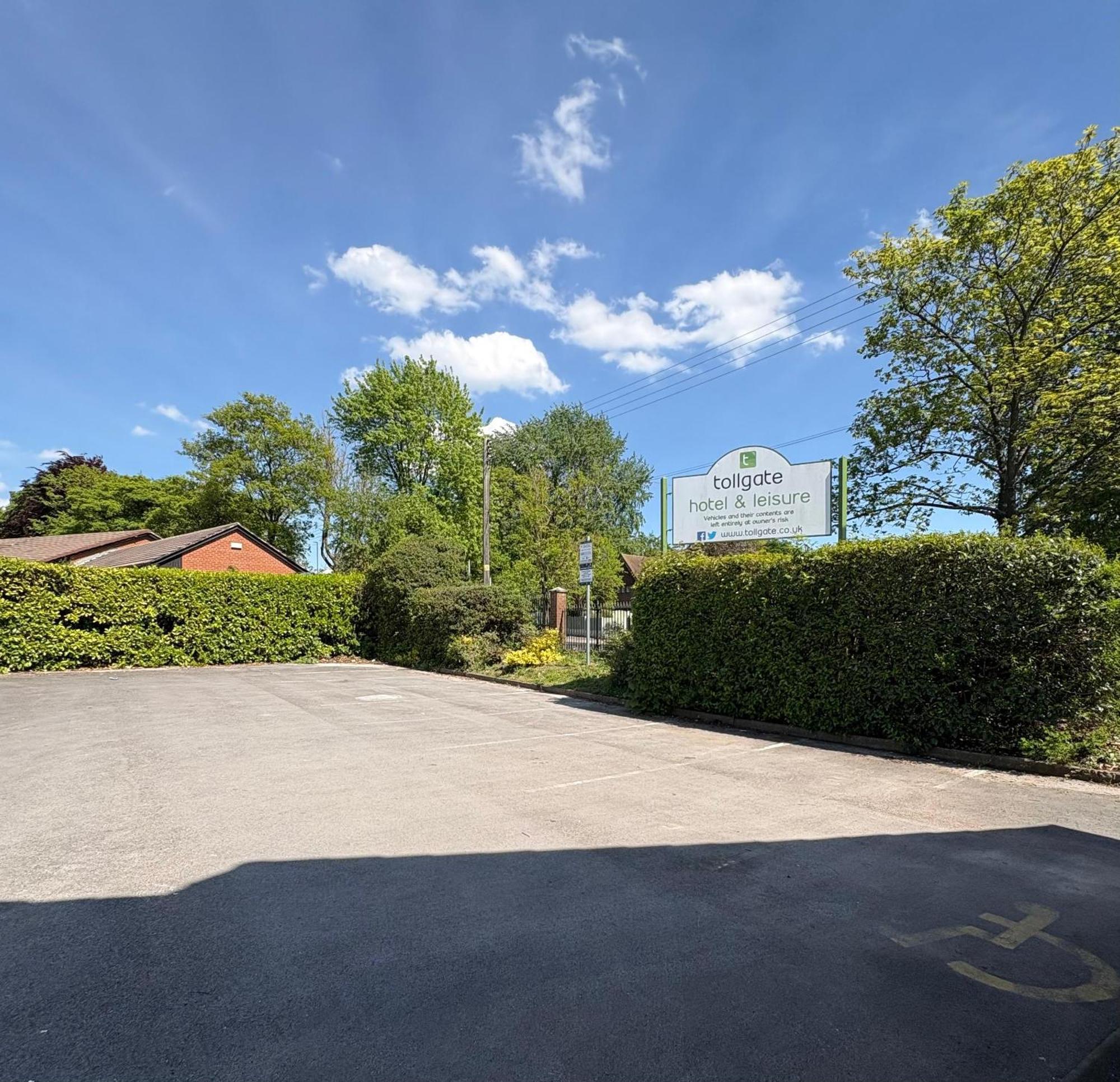 Tollgate Hotel & Leisure Stoke-on-Trent Exterior foto